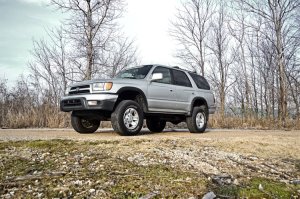 Toyota 4Runner Suspension Lift Kit - Rough Country - 3 Inch Lift - '96-'02